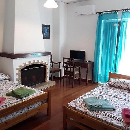 Alex Central City Accommodation Lávrion Dış mekan fotoğraf