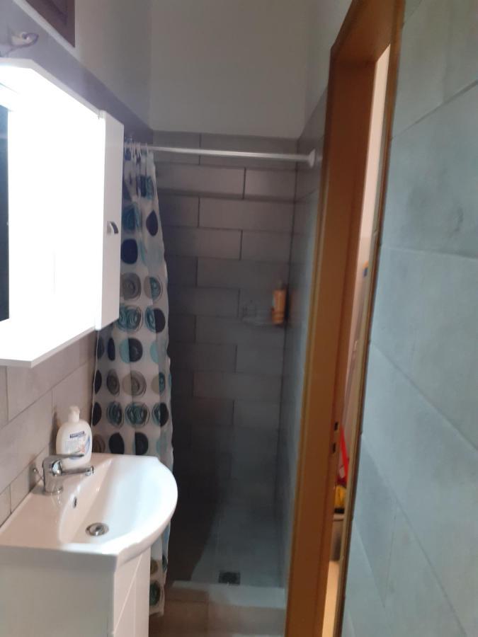 Alex Central City Accommodation Lávrion Dış mekan fotoğraf