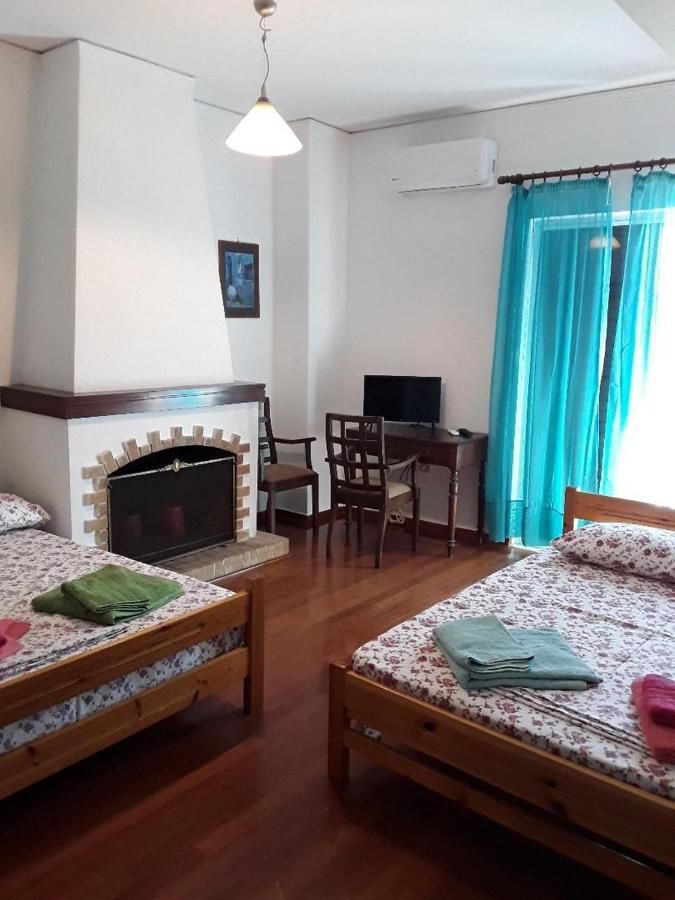 Alex Central City Accommodation Lávrion Dış mekan fotoğraf