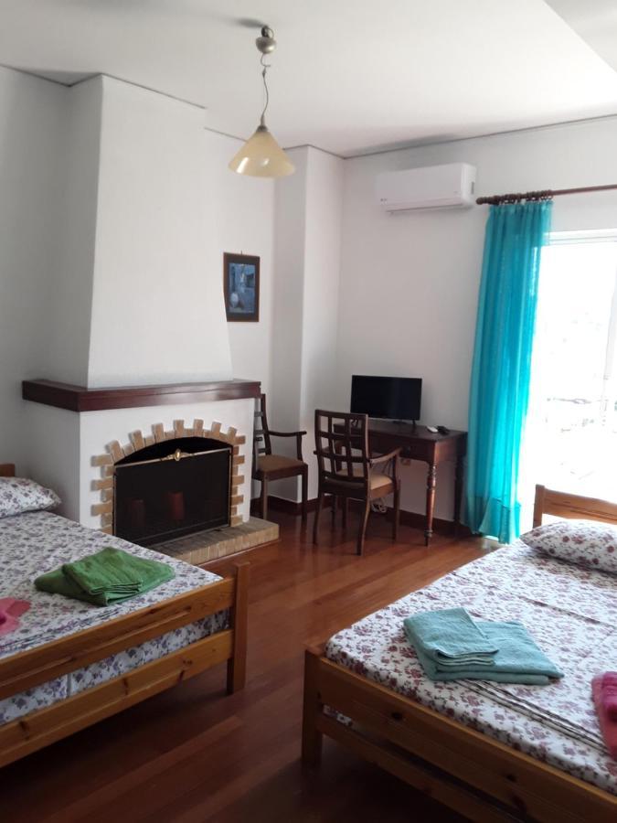 Alex Central City Accommodation Lávrion Dış mekan fotoğraf