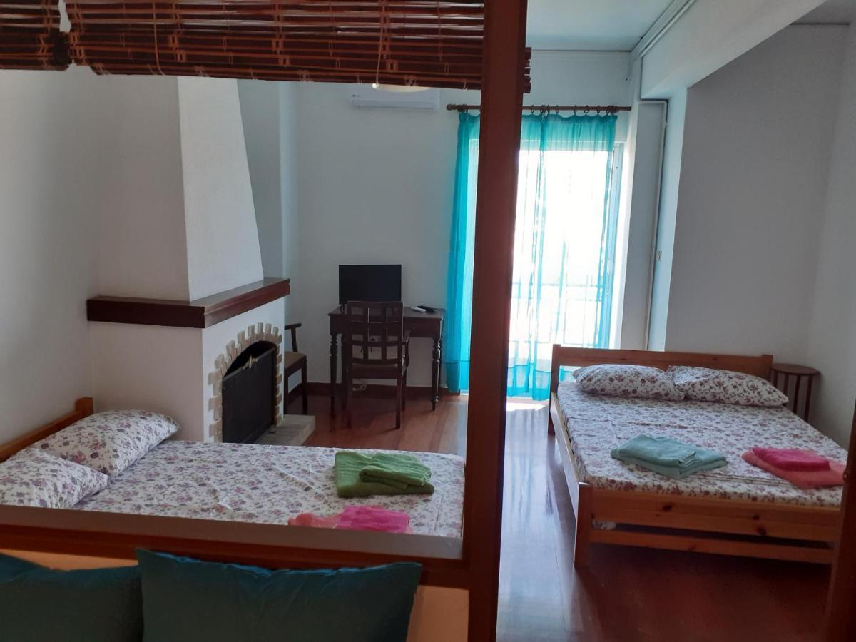Alex Central City Accommodation Lávrion Dış mekan fotoğraf