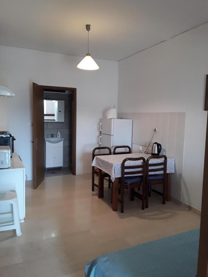 Alex Central City Accommodation Lávrion Dış mekan fotoğraf