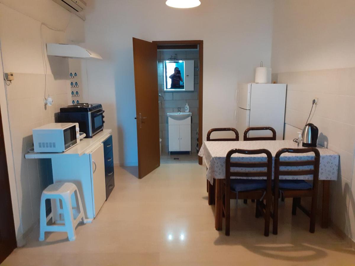 Alex Central City Accommodation Lávrion Dış mekan fotoğraf