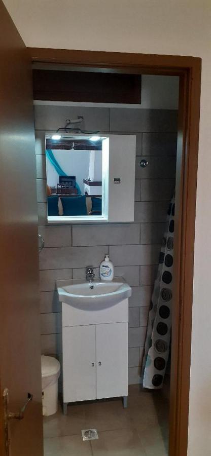 Alex Central City Accommodation Lávrion Dış mekan fotoğraf